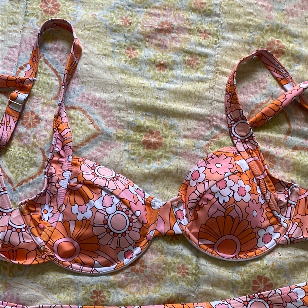 Floral Bikini Set in Orange and White SHEIN - Picture 2 of 3